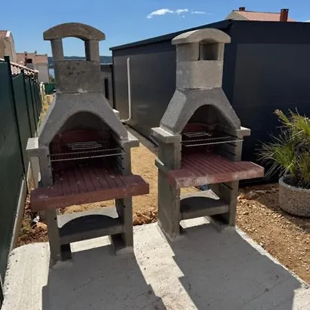 Lucky 13 Свети-Филип-и-Яков